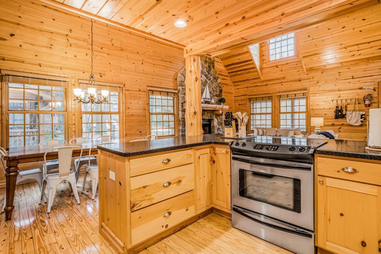 Kingfisher Cove Cabin 19 Saugatuck Exterior photo